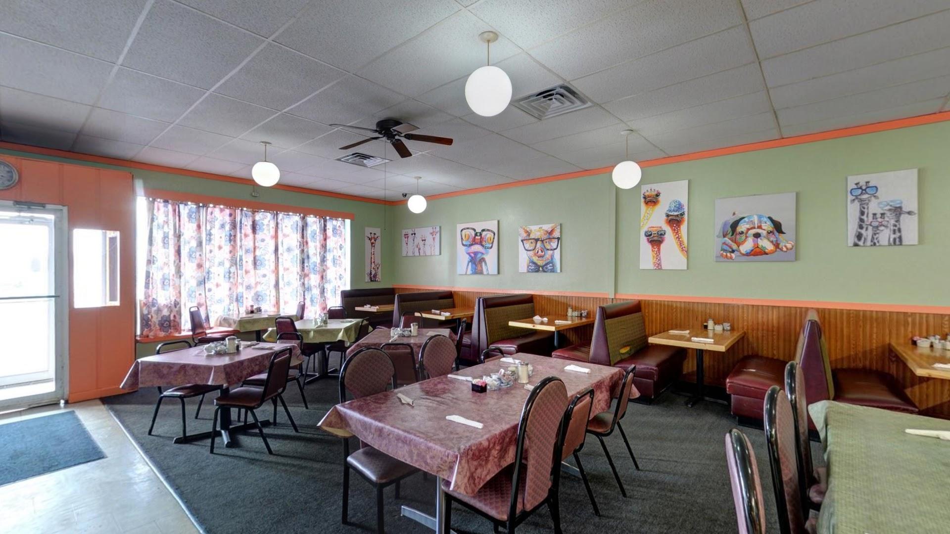 Carlinville Plaza Cafe